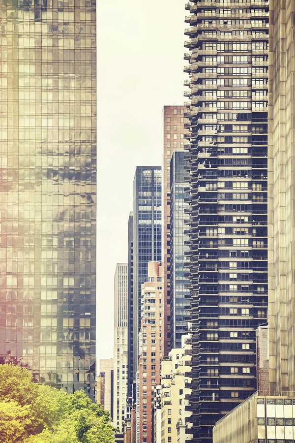 Comment styliser un pantacourt pour une allure élégante en milieu professionnel?